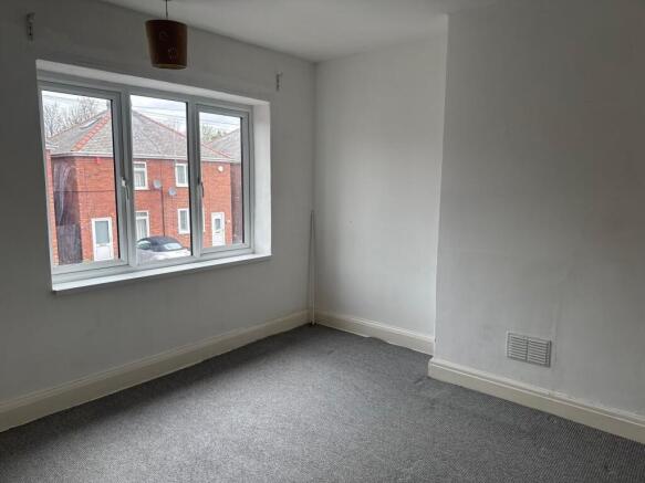 2 bed Semi-Detached for sale Image 8