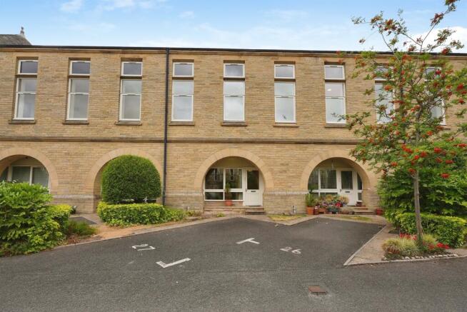 2 bed Apartment for sale Image 6