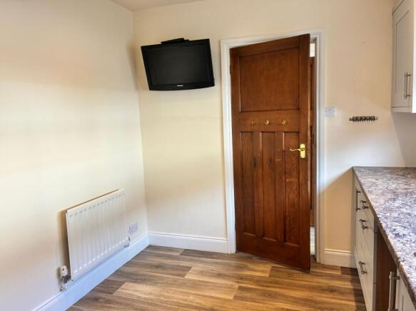 3 bed Terraced to rent Image 7