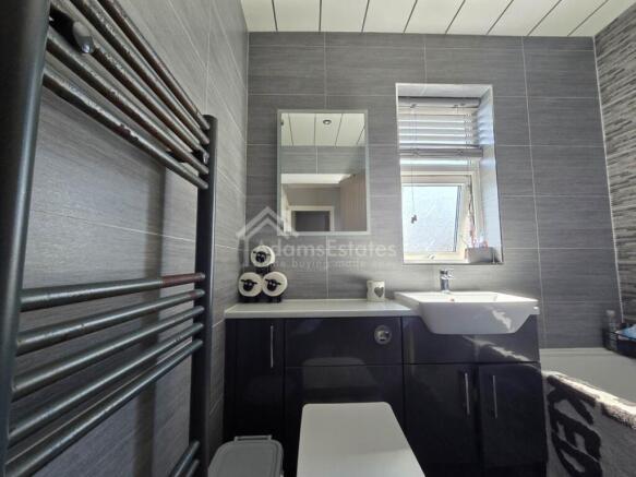 3 bed Semi-Detached for sale Image 11