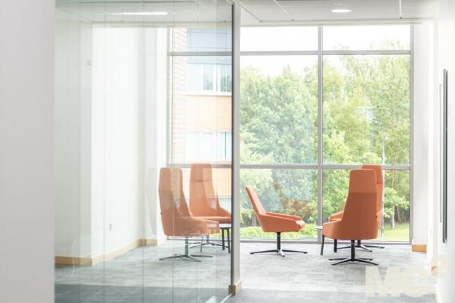 1st Floor business lounge 3.jpg