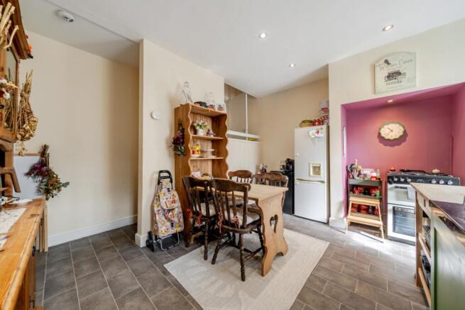 3 bed Terraced for sale Image 9