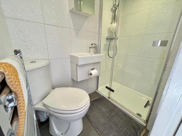 4 bed Detached for sale Image 12