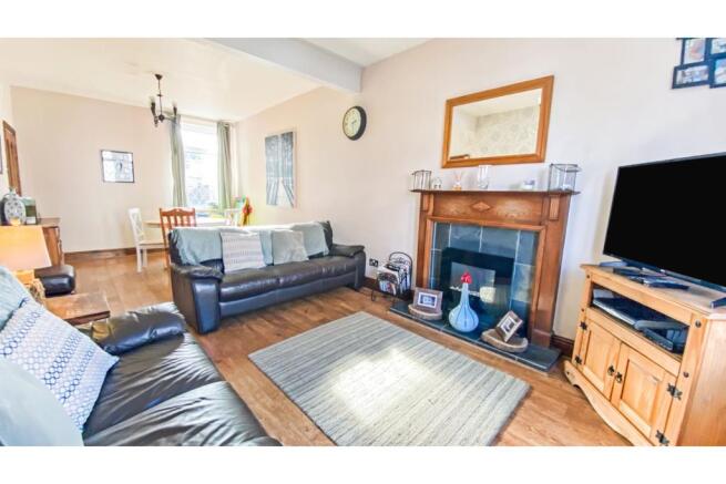 Lounge/Dining Room