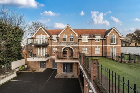 Bushey Hall Road, Bushey