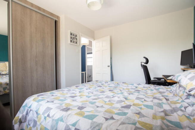 3 bed Semi-Detached for sale Image 10