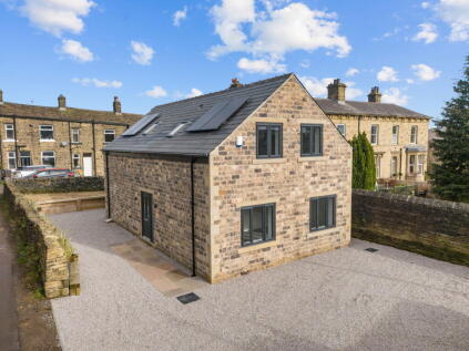 Rochdale Road, Halifax, HX4 8JG