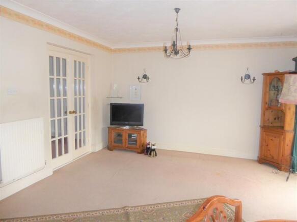 Open-Plan Kitchen/Dining/Sitting Room