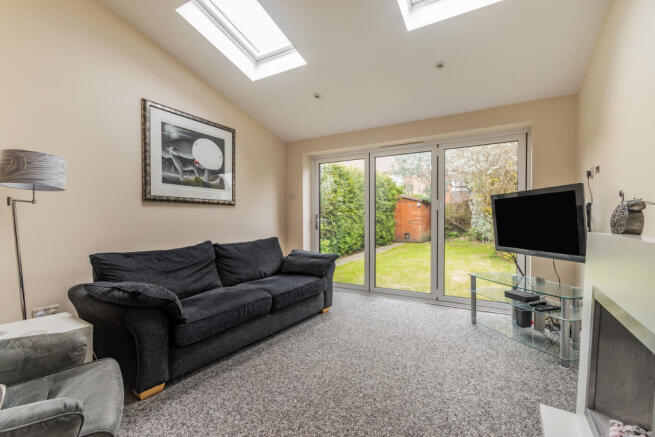 LOUNGE AREA