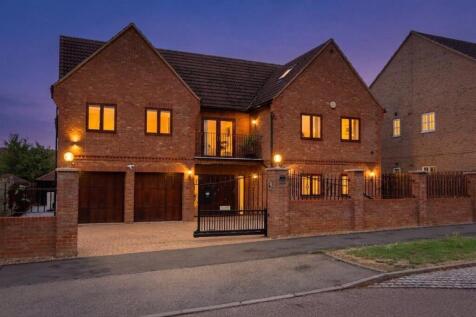 Ashford Crescent, Grange Farm, MK8