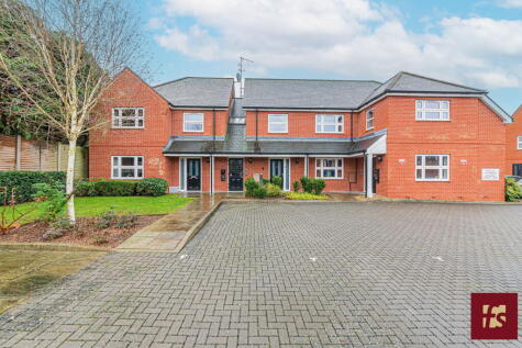 High Street, Crowthorne, RG45 7AD