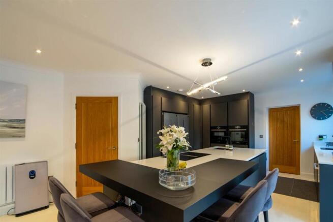 Open Plan Kitchen/Living Area
