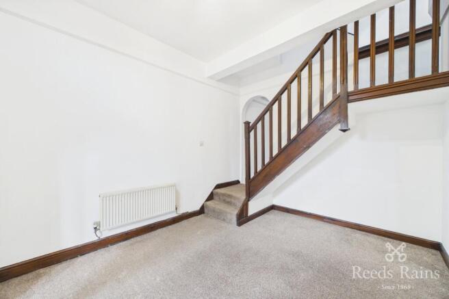 4 bed Semi-Detached for sale Image 4