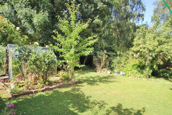Rear garden photo 3