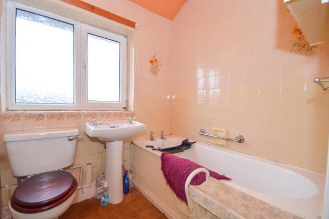 BATHROOM/W.C.