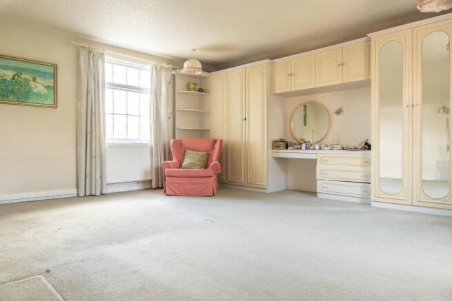 4 bed Detached for sale Image 12