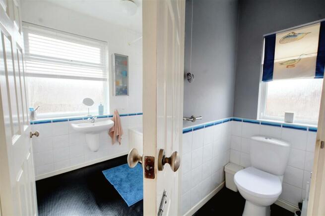 SEPARATE WC