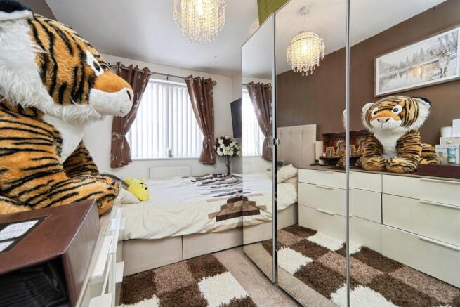 3 bed Semi-Detached for sale Image 12