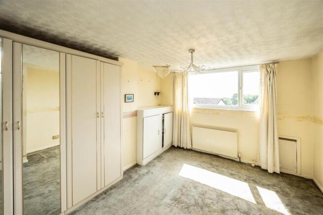 3 bed Semi-Detached Bungalow for sale Image 11
