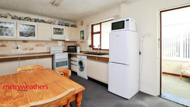 4 bed Detached Bungalow for sale Image 6