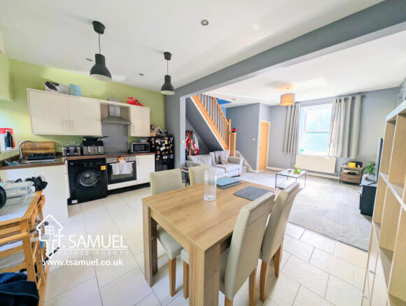 Longe/Kitchen