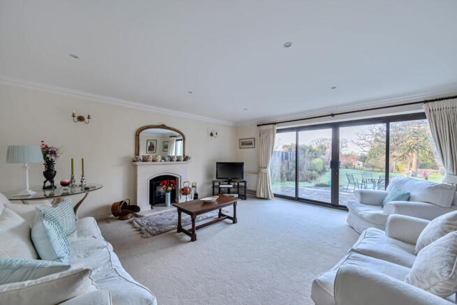 1396602-7-69679e3...