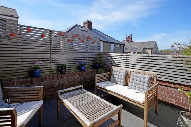 5 bed Semi-Detached for sale Image 10