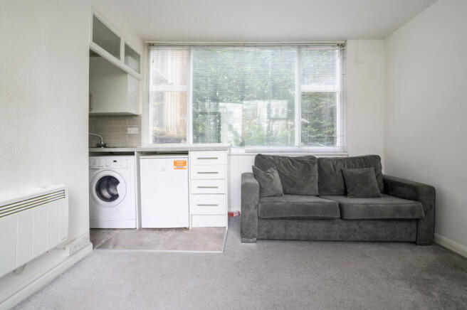 PSQ - 27, 24 Pembridge Square, W2-10.jpg