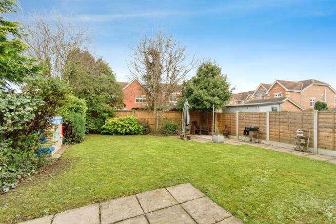 6 bed Detached for sale Image 6