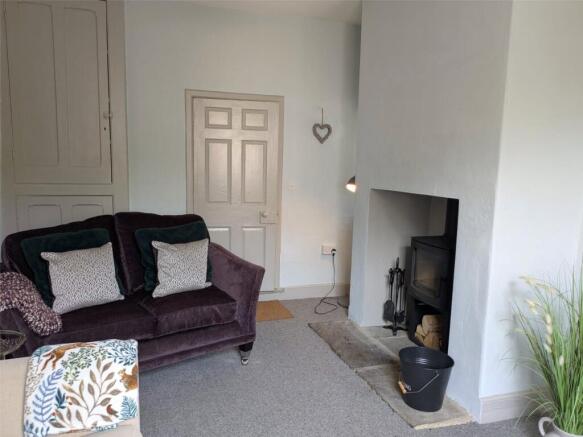 2 bed Semi-Detached to rent Image 5