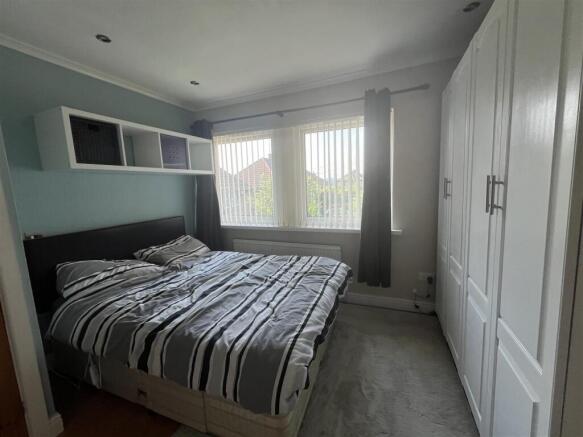 3 bed Semi-Detached for sale Image 12