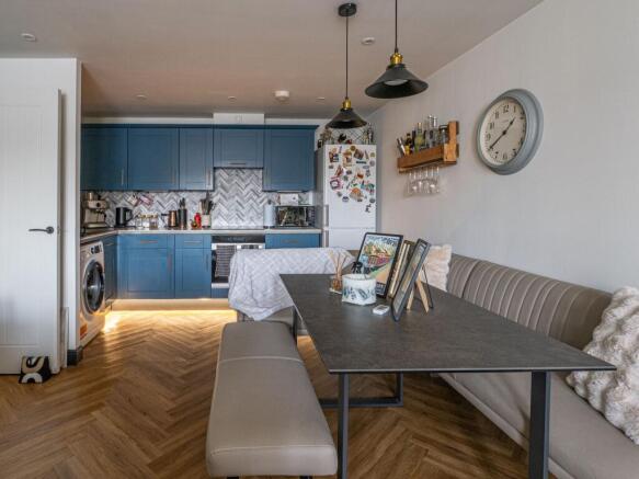 Loune/Kitchen/Dining