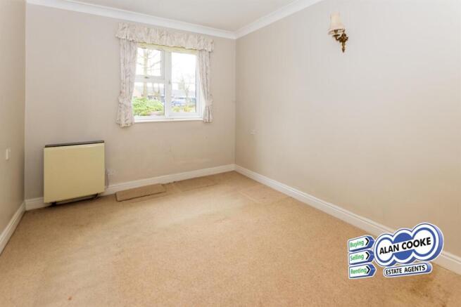 DOUBLE BEDROOM