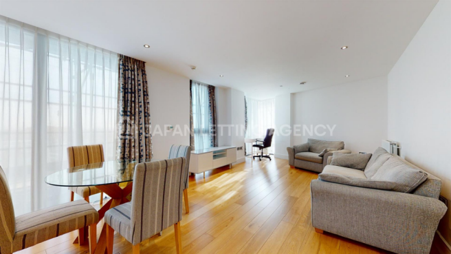 Livingroom 1-2_Watermarked.png