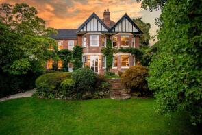 Low Wood, Mutton Hall Hill, Heathfield TN21 8NB