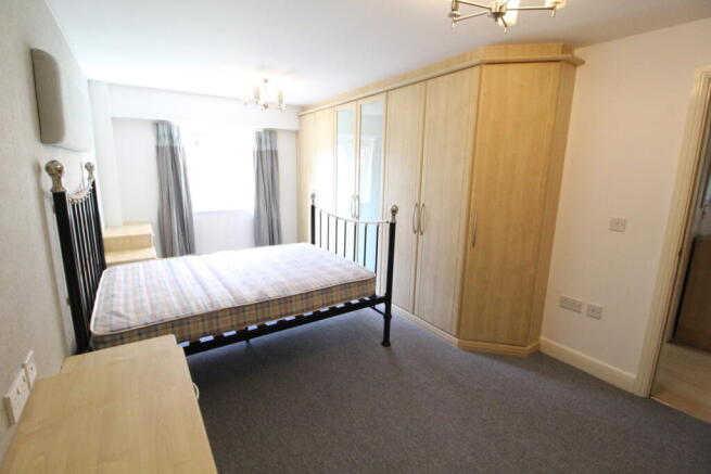 2 bed Apartment to rent Image 9