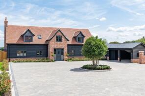 3, The Lakes, Hardings Lane, Fryerning CM4 0JA