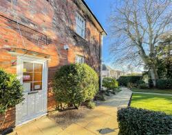 Flat 4, Downford House, George Street, Hailsham BN27 1AE