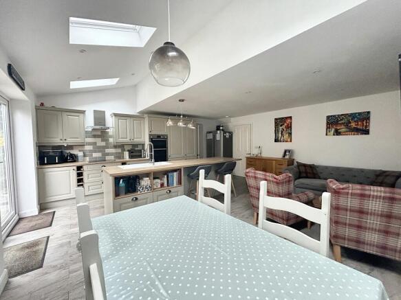 KITCHEN/DINING/FAMILY ROOM