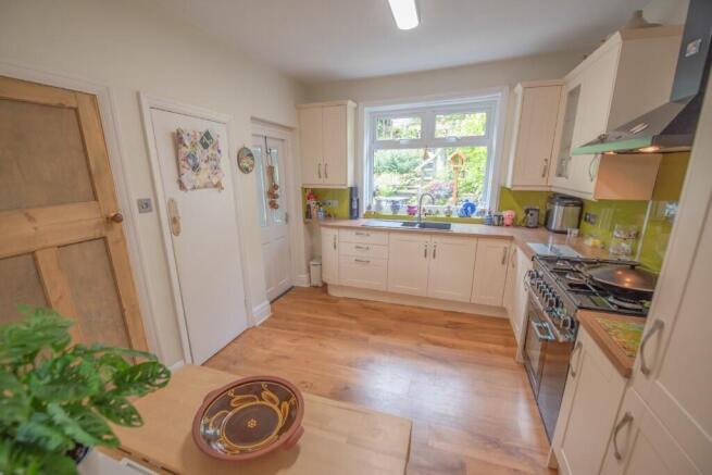 3 bed Semi-Detached for sale Image 5