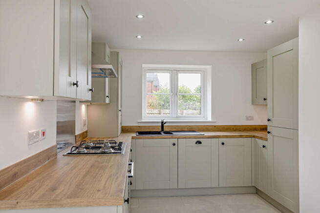 4 bed Detached for sale Image 8
