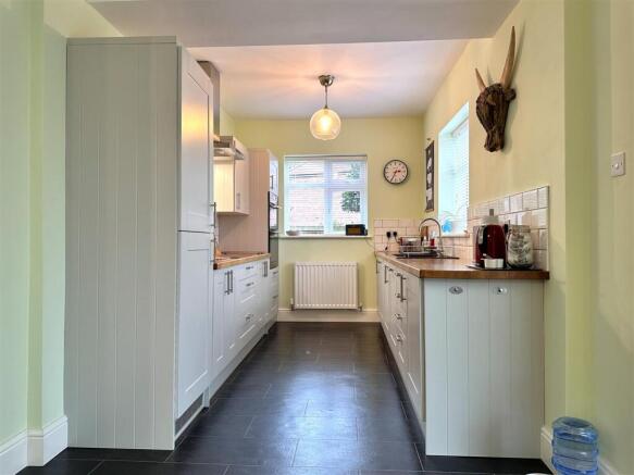 Stylish Modern Kitchen 076