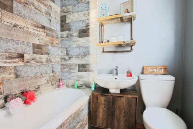 2 bed Terraced for sale Image 8