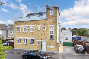 Flat 4, 16 Dale Court, Wandle Road, Wallington SM6 7EQ