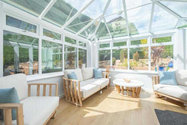 4 bed Detached for sale Image 5