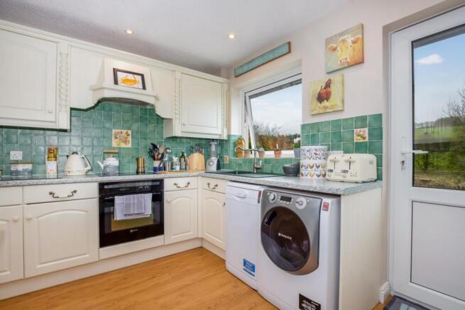 4. Kitchen.jpg