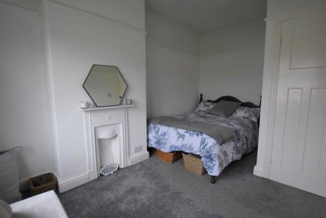 BEDROOM 2.jpg