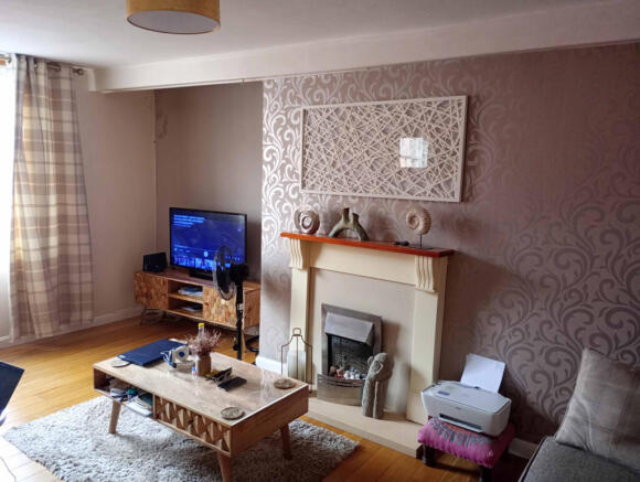 2 bed Flat for sale Image 4