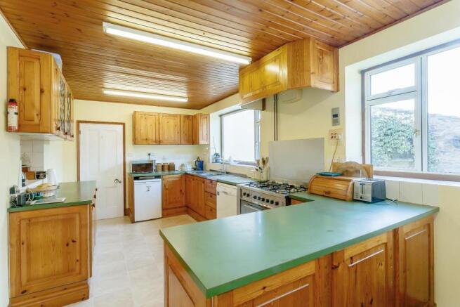 8383901-interior14.jpg