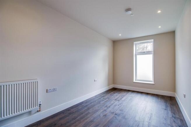 2 bed Flat for sale Image 9
